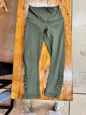 Lululemon Minimalist Crop Pant in Fatigue Green - Size 4